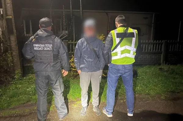 Били і знімали на відео: на Київщині підлітки до напівсмерті відгамселили знайомого (фото 18+)
