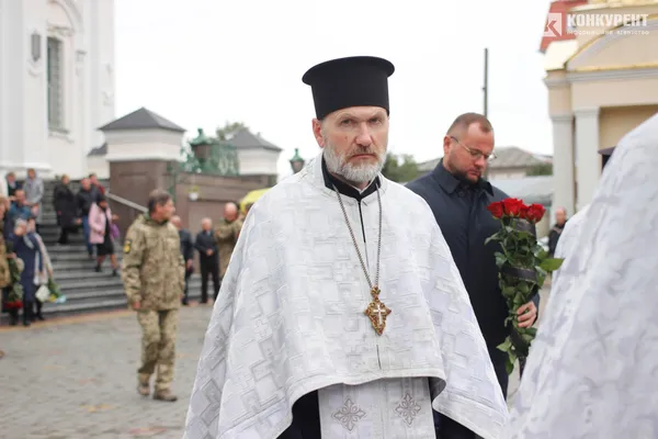 «Був доброю душею»: у  Луцьку попрощалися із воїном Юрієм Сапожником (фото, відео)