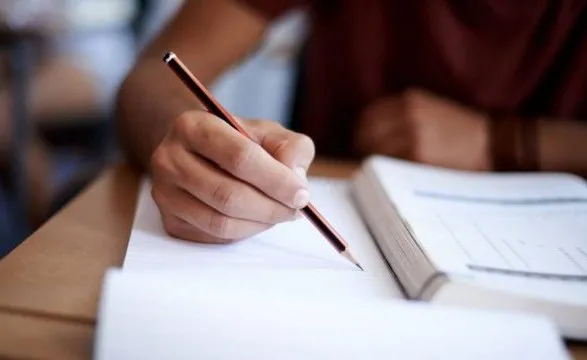 Вхід – у масках і за перепустками: як і коли відбудеться пробне ЗНО