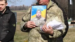 Загинув на Курщині: Волинь провела в останню дорогу воїна Андрія Мацерука (фото)