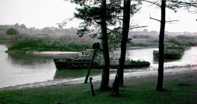 Чоловіки в упряжі й каравани барж: якою була річка Горинь на межі Волині всього 32 роки тому (фото)
