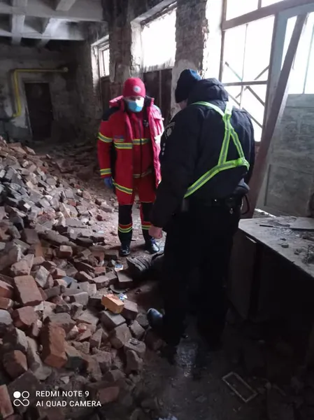 На закинутому цегельному заводі Нововолинська ледь не замерз безхатько