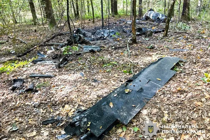 Виявили уламки «Герані-5»: на Рівненщині правоохоронці показали наслідки атаки (фото)