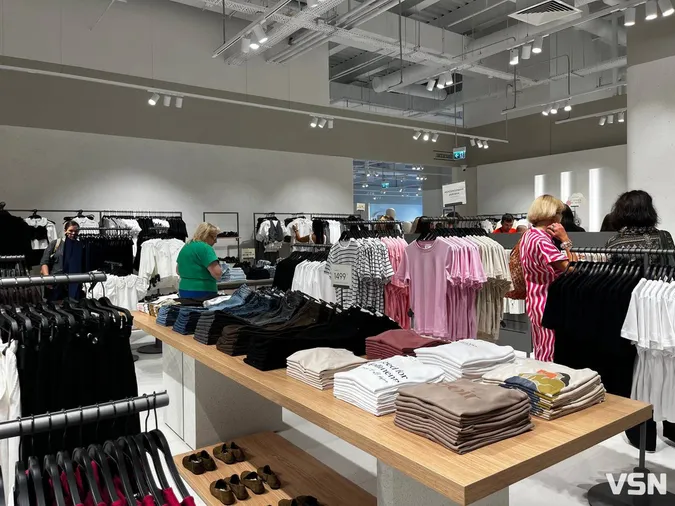 У луцькому ПортCity відкрився оновлений RESERVED (фото)