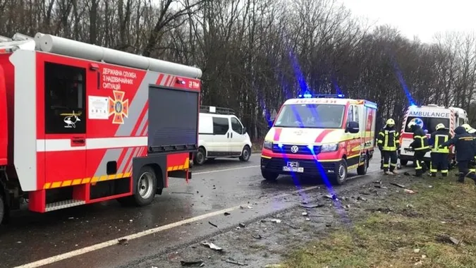 Вагітна жінка та дворічна дитина, які постраждали в ДТП під Луцьком, – у важкому стані