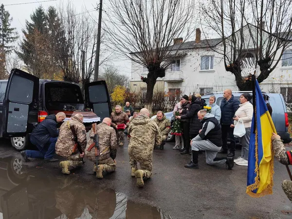 Понад 20 років служив Україні: Ківерці попрощалися з ветераном війни Володимиром Кравчуком (фото)