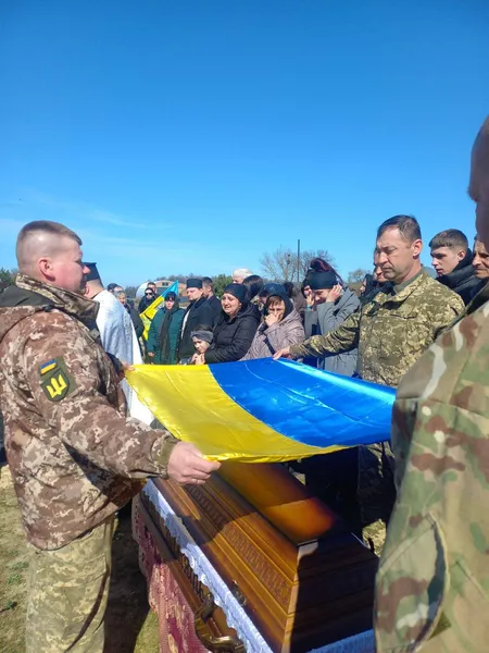 На Волині попрощалися із молодим воїном Віктором Красноперою (фото)