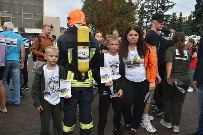 Понад 400 людей долучилися до патріотичного забігу в Луцьку (фото)