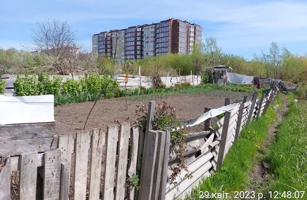 У Луцьку муніципали зноситимуть поштові скриньки, паркани, гаражі та сараї (фото)