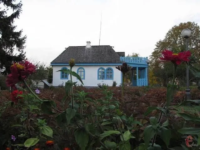 Літературно-меморіальний музей-садиба Лесі Українки розташована у Ковельському районі в селі Колодяжне