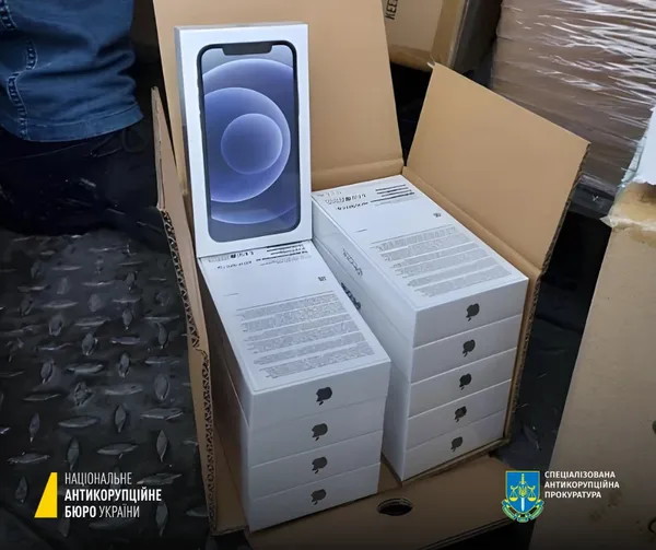Волинські митники спряли незаконному ввезеню техніки Apple