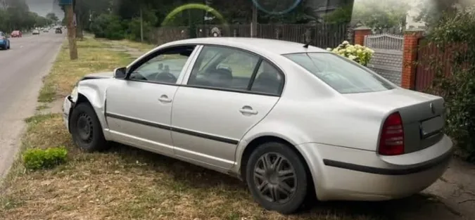 П'яний і без посвідчення: у Луцьку водій Skoda протаранив BMW (фото)
