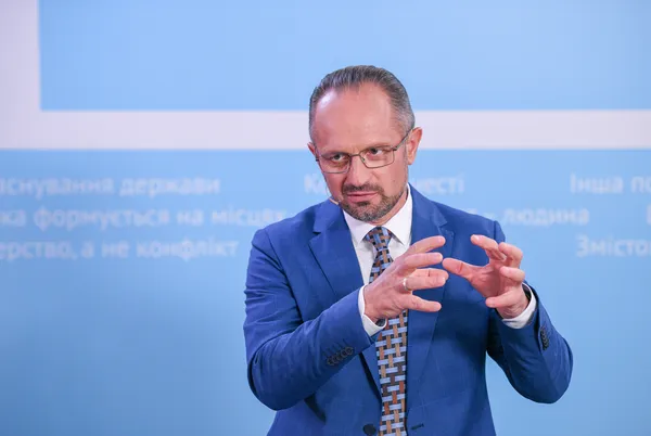 Відсіч корупції, розмова з Кремлем та сильна армія: про що говорив Роман Безсмертний у Луцьку (фото)