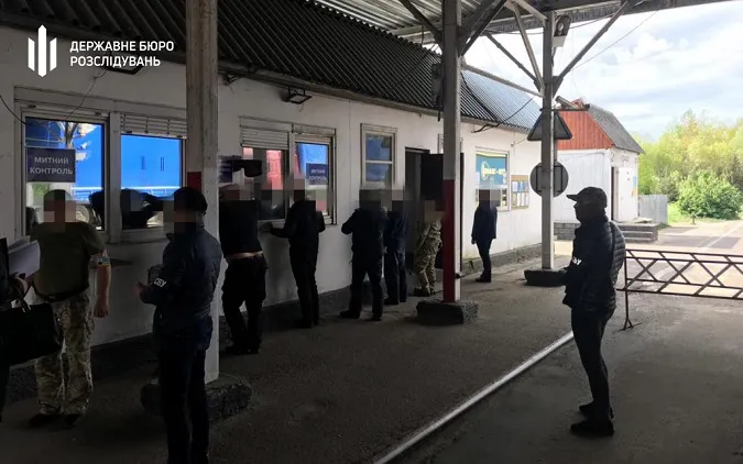 600 $ за євробляху: на Волині на хабарі зловили офіцера-прикордонника (фото)
