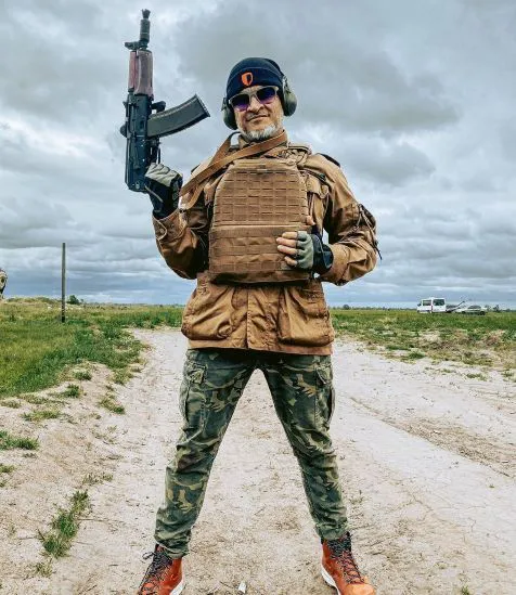 «Моє життя, яке я хочу захистити»: Ектор Хіменес-Браво почав військову підготовку  (фото)