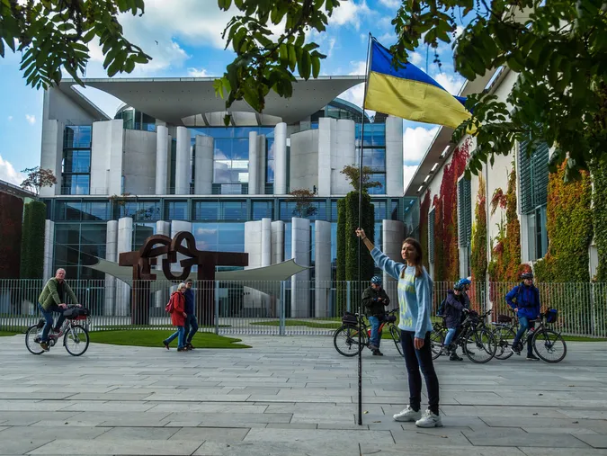 У Німеччині українські біженці протестували проти надання притулку ухилянтам з росії (фото)