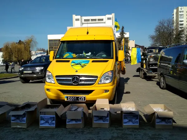 Волиняни везуть на Схід пасхальну допомогу (фото)