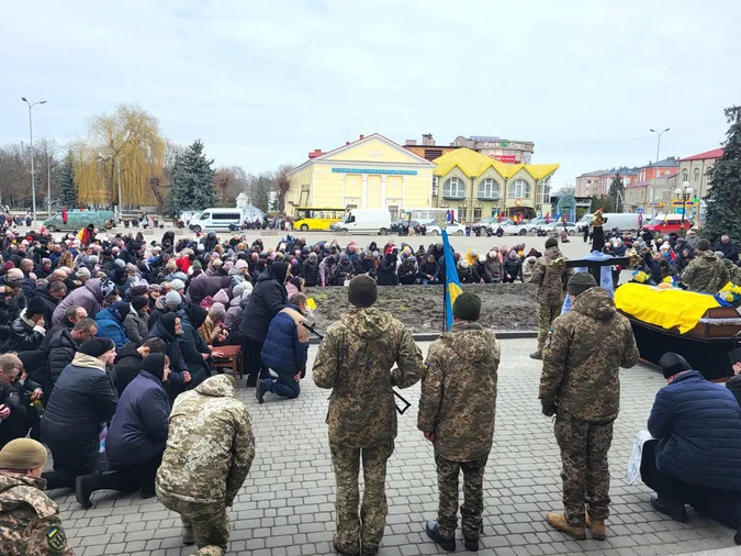 Побратими називали його «Батя»: у Ковелі попрощалися із Володимиром Крисюком