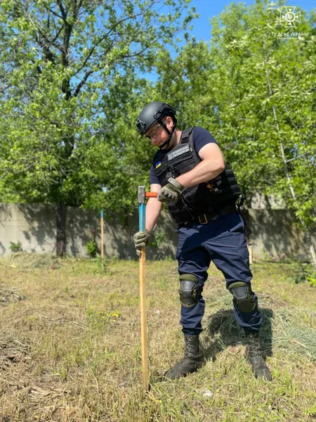 На Донеччині волинські піротехніки майже за тиждень вилучили понад 300 боєприпасів (фото)