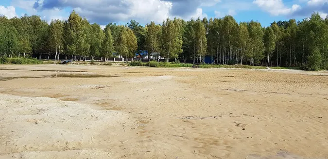 Літо закінчилося, а Світязь досі міліє (фото)