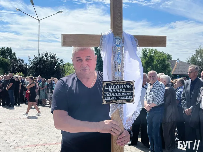 Очолював місто 20 років: Володимир попрощався з Петром Саганюком (фото)