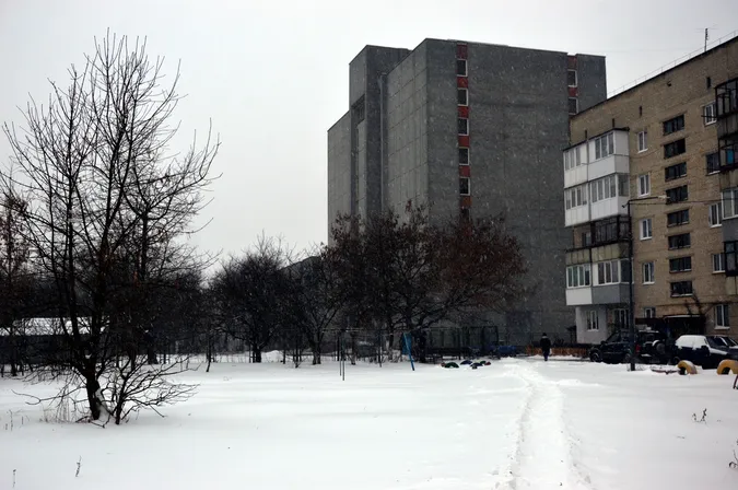 Люті зими повертаються: Луцьк замело снігом (фото)