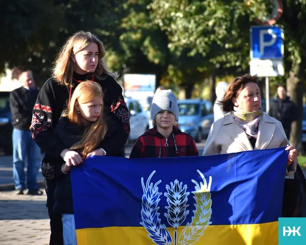 На Волині презентували 16-метровий рушник пам’яті загиблих захисників України (фото)