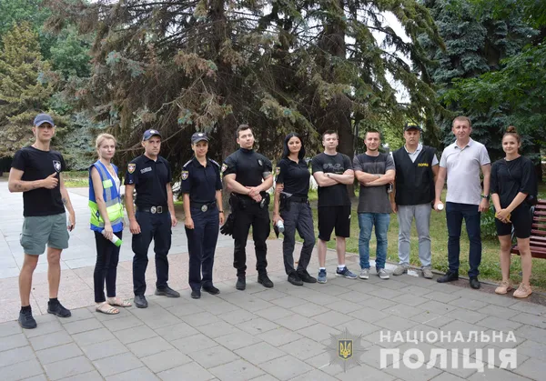 На асфальті, дверях, стінах: у Луцьку замальовували наркорекламу (фото, відео)