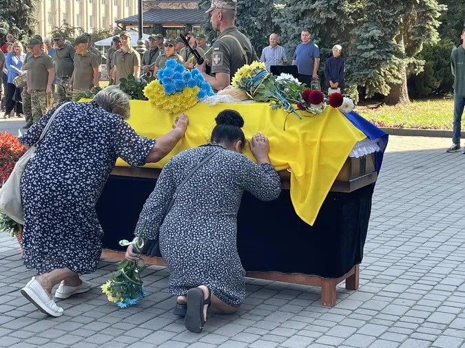 У Ковелі попрощалися з десантником Денисом Андросюком (фото)