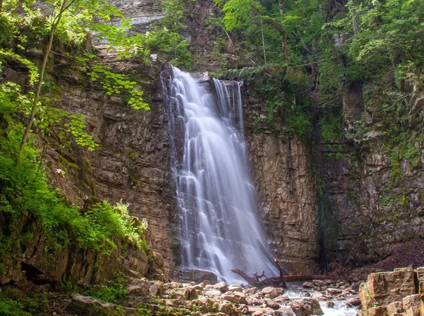 Топ найкращих водоспадів України (фото)