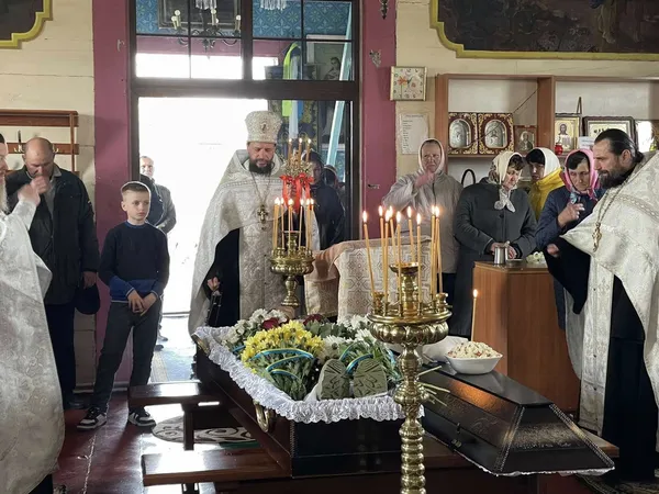 Помер у лікарні на Великдень: на Волині провели в останню дорогу захисника Сергія Власюка (фото)