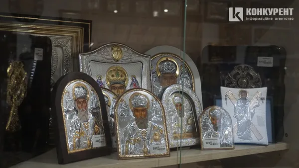 «Золоті» ризи, ладан і кадило, або Скільки в Луцьку коштує одягнути батюшку