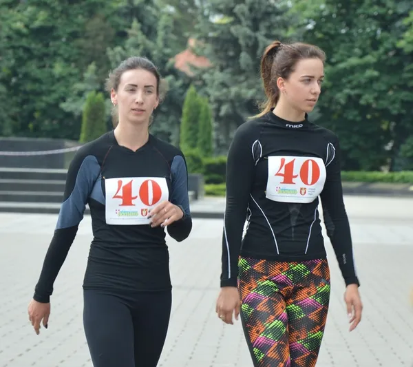 У центрі Луцька понад 400 бігунів змагалися за перемогу (фото)