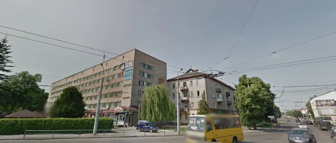 У Луцьку з вікна гуртожитку впала дитина