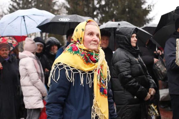 Без козаків та Михаїла: як у Луцьку освячували Стир (фото, відео)