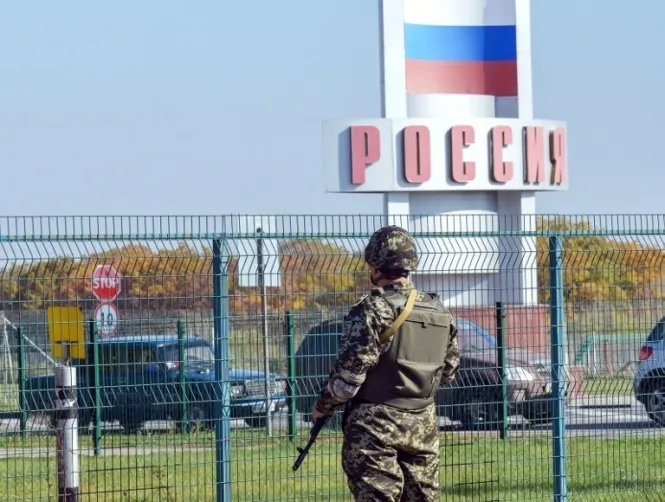 МЗС рекомендує українцям не їздити в Росію 