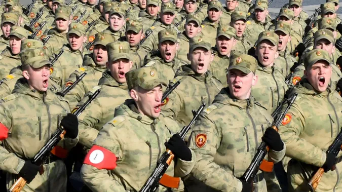 Частину військ росія забрала з Маріуполя на запорізький напрямок, – розвідка США