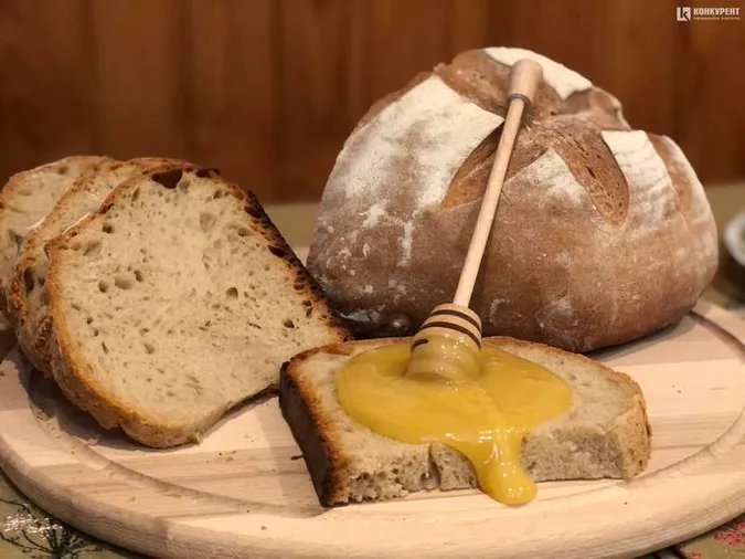 Слоїк меду, або Як на Волині з бджолиного продукту роблять крем (фото, відео)