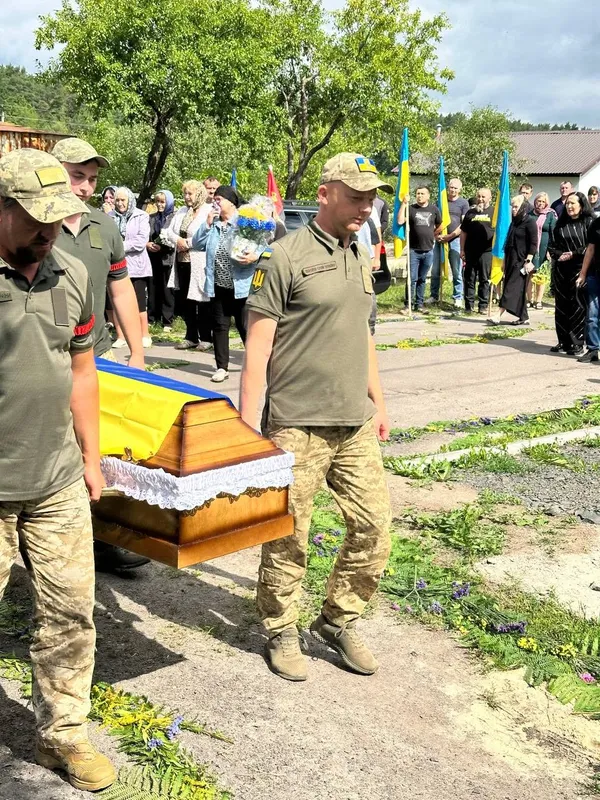 Поліг у бою ще у 2024 році: Волинь попрощалася з юним воїном Олегом Мазяром (фото)