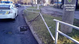 У Луцьку п'яний водій "влетів" у огорожу (фото)