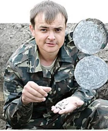 У селі біля Луцька знайшли скарб – «долари» 15 століття (фото)