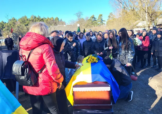 Зовсім юний: на Волині попрощалися із загиблим воїном Тарасом Мельником (фото)