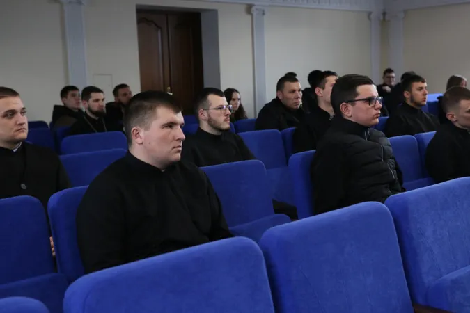 У волинську богословську академію принесли міни: для чого