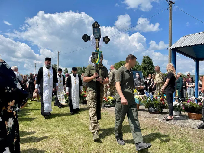 На Волині в один день поховали двох Героїв – Олега Марчука та Володимира Кварцяна (фото)