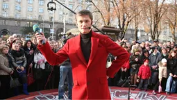 Легендарне шоу «Караоке на Майдані» повертається: коли на Кондратюка чекають у Луцьку