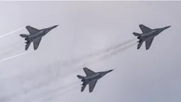 Трійка винищувачів з Луцька політала над Хрещатиком (фото)