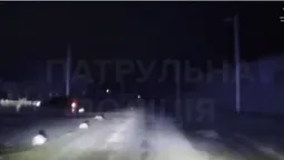 Втікав від патрульних і протаранив стовп: у Луцьку ганялися за п'яним на «рено» (відео)