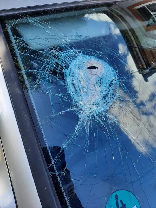 На Волині побили автівку потенційного кандидата в мери (фото)