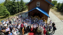 Напередодні престольного празника у церкву Апостолів Петра і Павла на Волині приїхав владика Михаїл (фото)