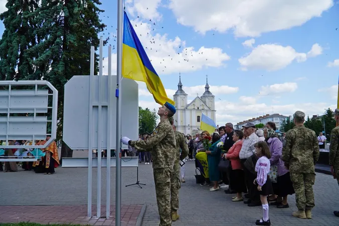 Герої не вмирають: у Володимирі відкрили нову дошку пам'яті (фото)